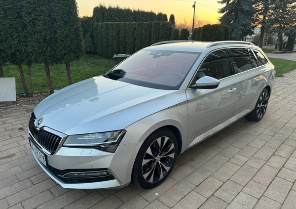 Skoda Superb cena 119494 przebieg: 96200, rok produkcji 2019 z Kępno małe 154